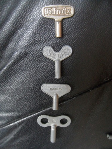 Lot anciennes clefs - 4,