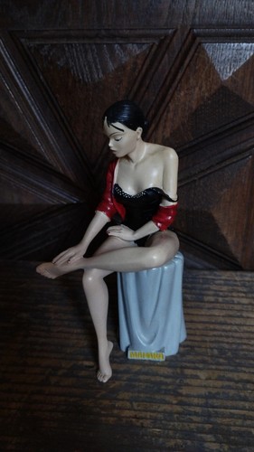Figurine statuette en - /,