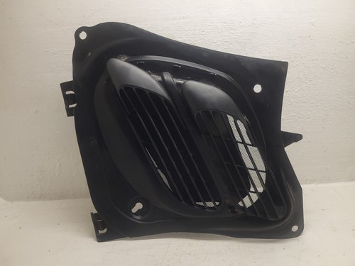 Grille aération capot moteur