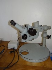 Très Rare Microscope
