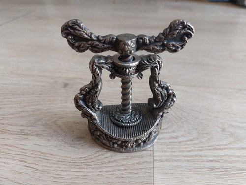 Casse noix ancien ornemental - ancien,