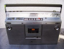 RADIO CASSETTE BOOMBOX