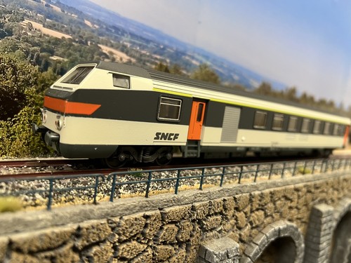 Voiture pilote corail - , lima