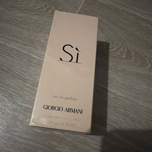 Sì giorgio armani - sì,