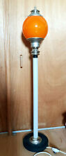 Grande lampe vintage sur pied en opaline