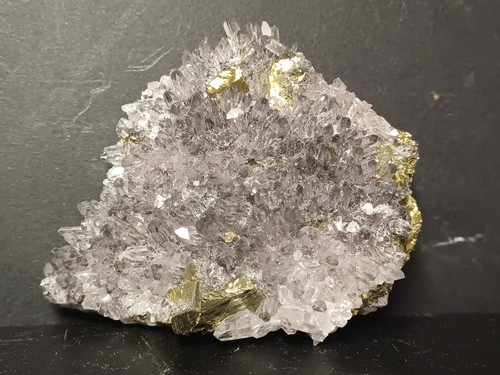 Pyrite sur quartz gard - sur, quartz,