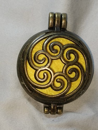 Pendentif medaillon diffuseur - pendentif,
