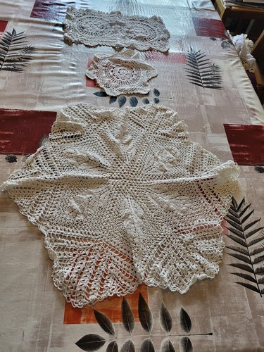 Lot anciens napperons au - anciens,