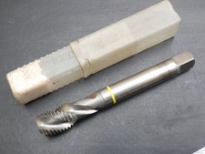 1 taraud 3 lèvres M16 x 2 pas