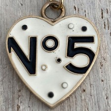 Collier CHANEL plaque coeur