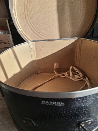 Boîte chapeau ancienne - boîte,