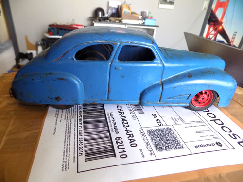 Ancienne voiture jep - jep, en