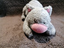 doudou peluche chat couché