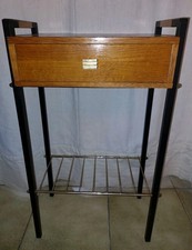 Table de chevet attribuée à