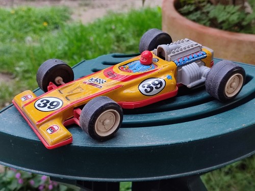 Ancienne petite voiture - petite, de