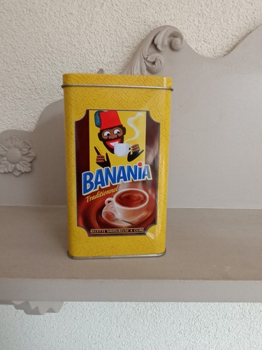 Boîte publicitaire vintage - vintage, en