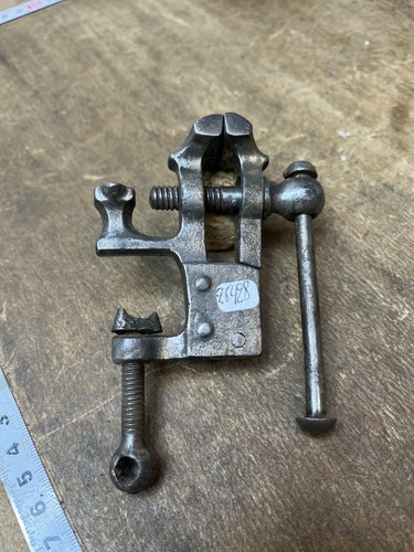 Etau enclume outil - a, ancien