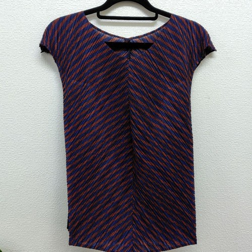 Pleats please issey - issey, miyake