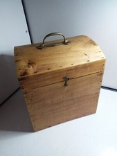 BELLE PETITE MALLE BOMBEE EN