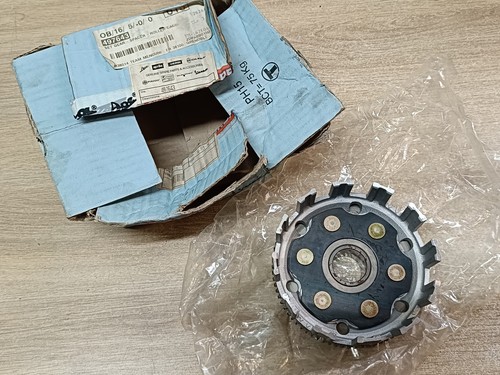 Une cloche embrayage mecaboite - une,