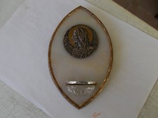 Ancien bénitier, la Vierge