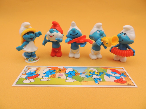 Kinder surprise schtroumpfs - surprise,