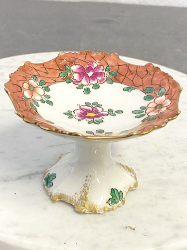 Coupe sur pied porcelaine - sur, en