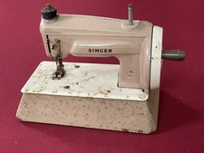 SINGER Antique Great Britain Sewing Machine