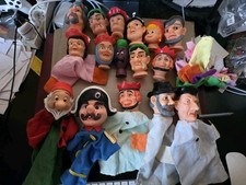 Lot de 17 marionnettes