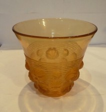 Verlys vase en  verre pressé