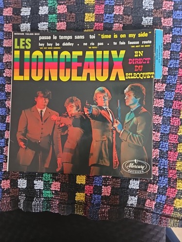 Les lionceaux bilboquet - lionceaux, au