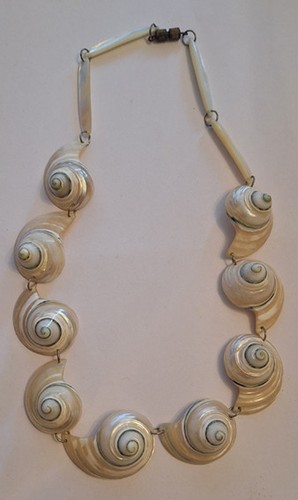 Collier ancien coquillages - collier, en