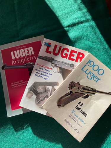 Livres 1900 luger - ,