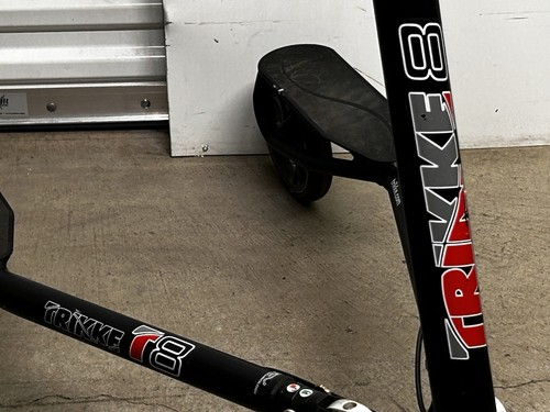 Trikke black carving - t8,
