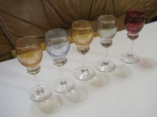 5 VERRES A PIED DE LIQUEUR