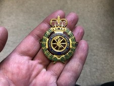 SOUTH YORKSHIRE METROPOLITAN AMBULANCE SERVICE enamel cap badge