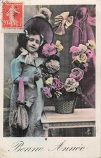 CP BONNE ANNEE PETITE FILLE ELEGANTE CHAPEAU SAC PANIER ROSES FLEURS - 12933