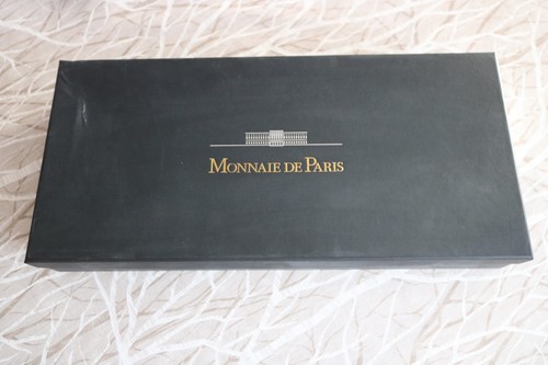 Vitrine monnaie paris pour - monnaie,