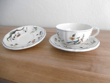 DEJEUNER FAIENCE GIEN DECOR OISEAUX DE PARADIS ET DEUX SOUCOUPE.