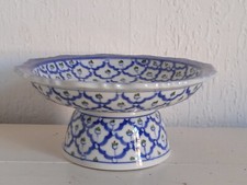 Coupe sur pied en porcelaine