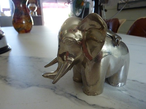 Tirelire elephant métal - ,
