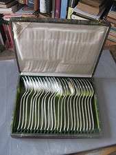 ++'542.19"  MENAGERE CHRISTOFLE - 24 COUVERTS - ANCIEN  MODELE COQUILLE