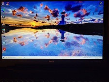 Very Nice Dell Inspiron 17 5000 Series (5758) Laptop with Windows 10 & 512gb SSD