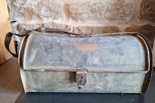 Ancienne boite outils - à,