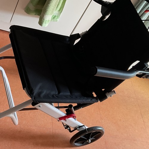 Fauteuil roulant manuel pliant