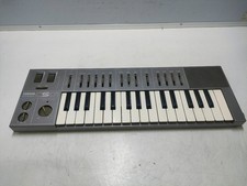 YAMAHA CS-01 Synthétiseur