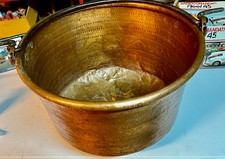 Grand chaudron en cuivre