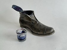 Ancien encrier en étain forme