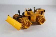 Joal 1/50 Caterillar Cat 825B Compactor