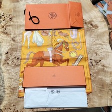HERMES Carre 90 Thé pour deux écharpe en soie orange inutilisée avec boîte et...